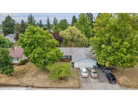 1517 SE Spruce Street Hillsboro OR 97123