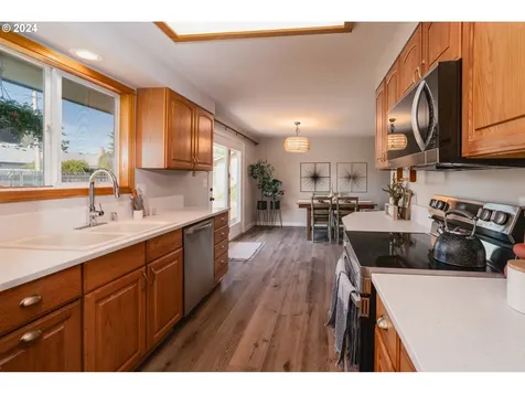 7914 Ne Royal Street Vancouver WA 98662