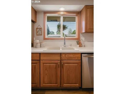 7914 Ne Royal Street Vancouver WA 98662