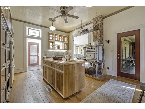 135 SE 6th Avenue Hillsboro OR 97123