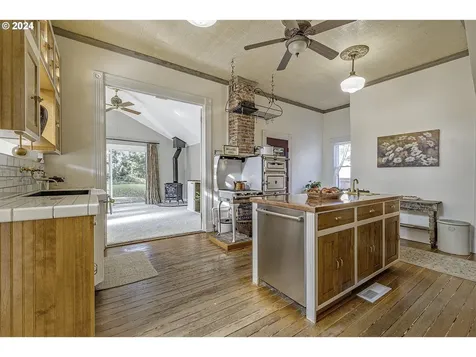 135 SE 6th Avenue Hillsboro OR 97123