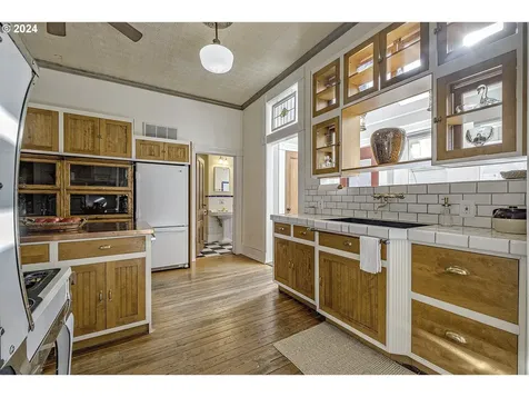 135 SE 6th Avenue Hillsboro OR 97123