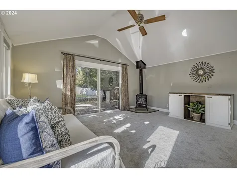 135 SE 6th Avenue Hillsboro OR 97123