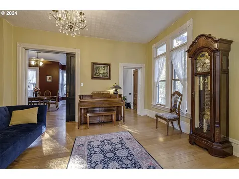 135 SE 6th Avenue Hillsboro OR 97123
