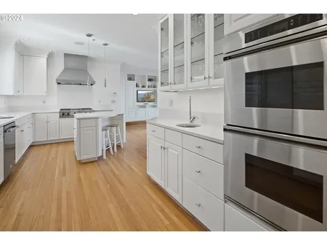 2868 NW Cumberland Road Portland OR 97210