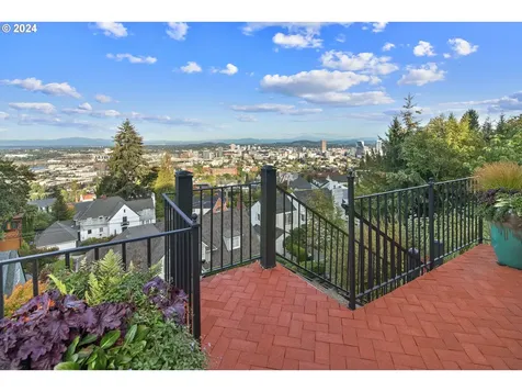 2868 NW Cumberland Road Portland OR 97210