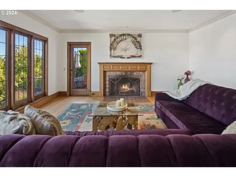 2868 NW Cumberland Road Portland OR 97210