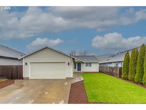 238 NW Sagan Loop Sheridan OR 97378