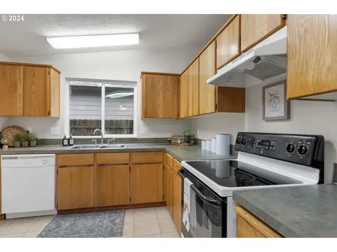 238 NW Sagan Loop Sheridan OR 97378