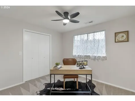 238 NW Sagan Loop Sheridan OR 97378