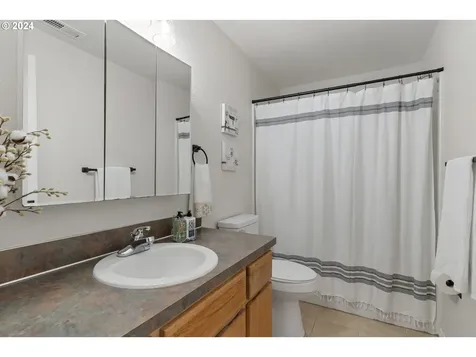 238 NW Sagan Loop Sheridan OR 97378