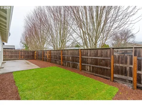 238 NW Sagan Loop Sheridan OR 97378