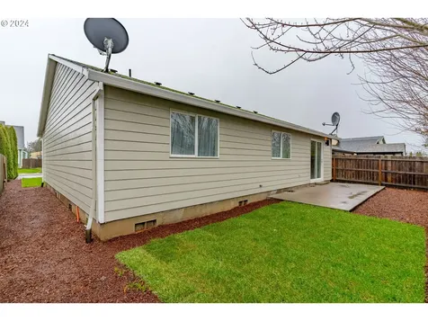 238 NW Sagan Loop Sheridan OR 97378