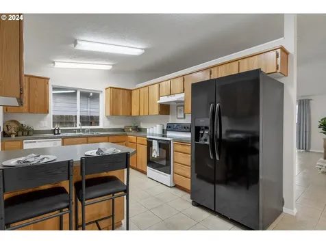238 NW Sagan Loop Sheridan OR 97378