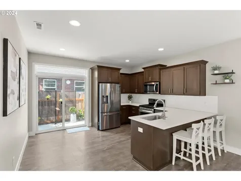 303 S Edwards Street Newberg OR 97132