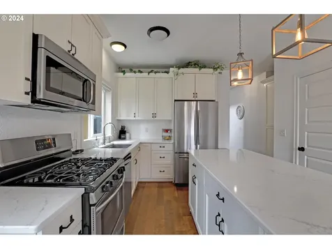 9146 N Seward Avenue Portland OR 97217