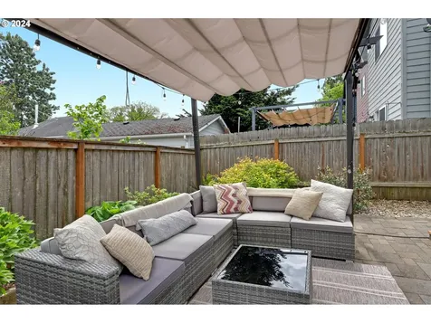 9146 N Seward Avenue Portland OR 97217