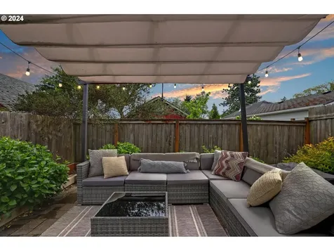 9146 N Seward Avenue Portland OR 97217