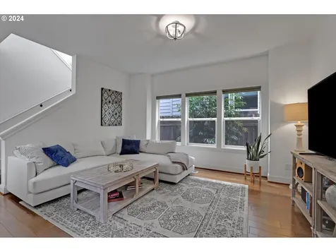 9146 N Seward Avenue Portland OR 97217