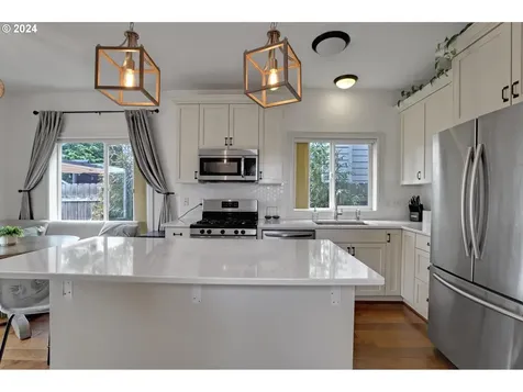 9146 N Seward Avenue Portland OR 97217