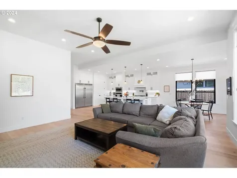 14207 Ne 52nd Avenue Vancouver WA 98686