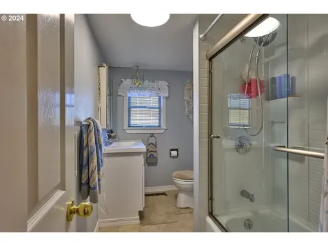 302 SE 5th Street Enterprise OR 97828