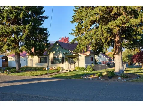 302 SE 5th Street Enterprise OR 97828