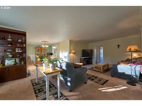 302 SE 5th Street Enterprise OR 97828