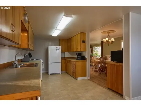 302 SE 5th Street Enterprise OR 97828