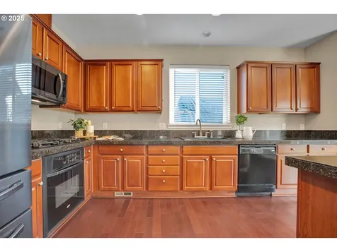2138 N Laurelwood Street Canby OR 97013