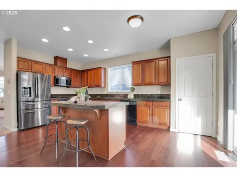 2138 N Laurelwood Street Canby OR 97013
