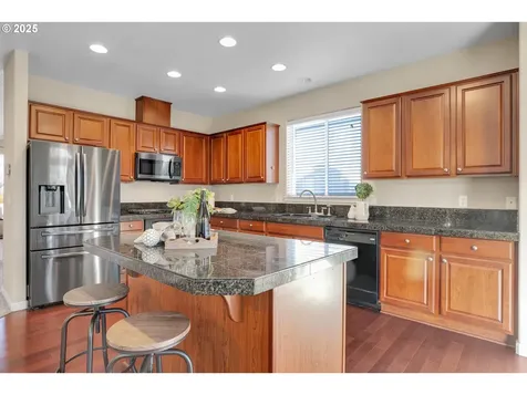2138 N Laurelwood Street Canby OR 97013