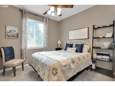 2138 N Laurelwood Street Canby OR 97013