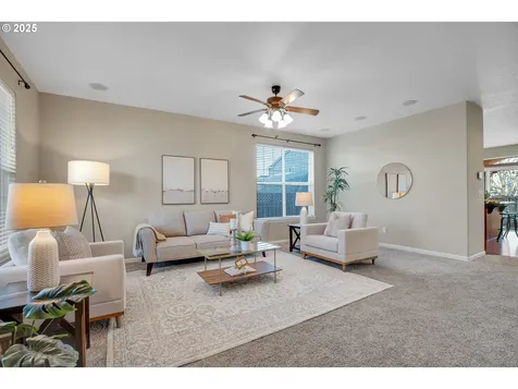 2138 N Laurelwood Street Canby OR 97013