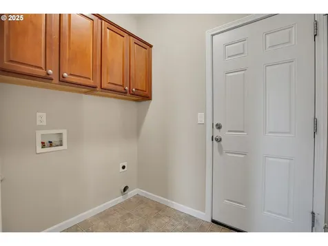 2138 N Laurelwood Street Canby OR 97013