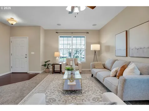 2138 N Laurelwood Street Canby OR 97013