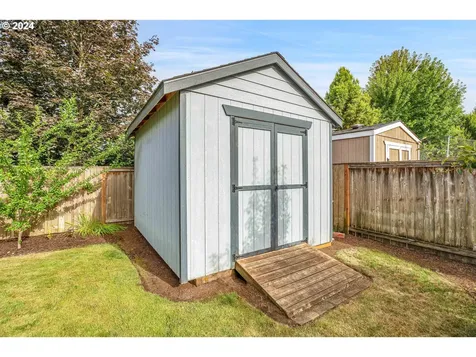 2138 N Laurelwood Street Canby OR 97013