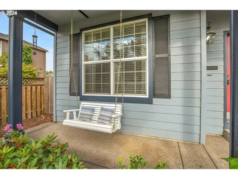 2138 N Laurelwood Street Canby OR 97013
