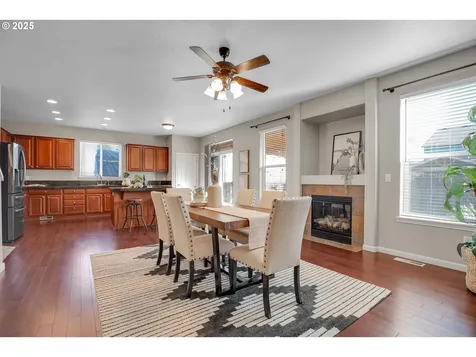 2138 N Laurelwood Street Canby OR 97013