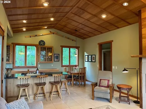 731 Upper Lakeview Road White Salmon WA 98672
