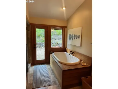 731 Upper Lakeview Road White Salmon WA 98672