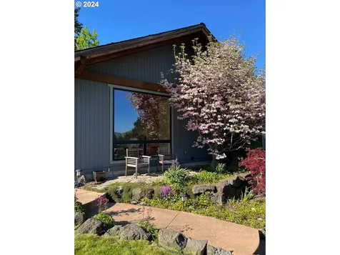 731 Upper Lakeview Road White Salmon WA 98672