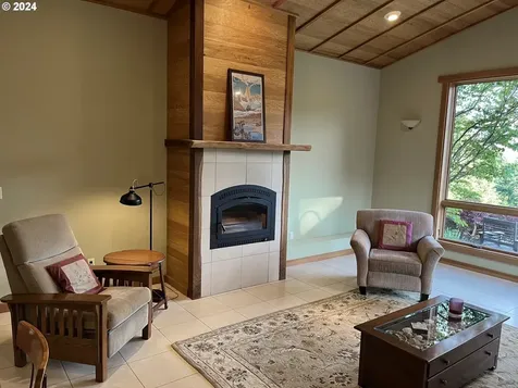 731 Upper Lakeview Road White Salmon WA 98672