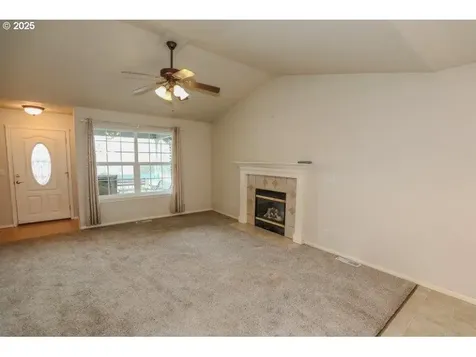 1147 SE Kane Street Roseburg OR 97470