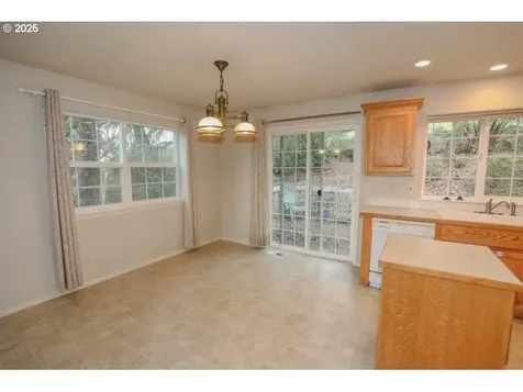 1147 SE Kane Street Roseburg OR 97470