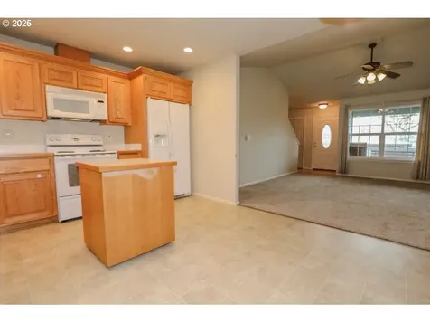 1147 SE Kane Street Roseburg OR 97470