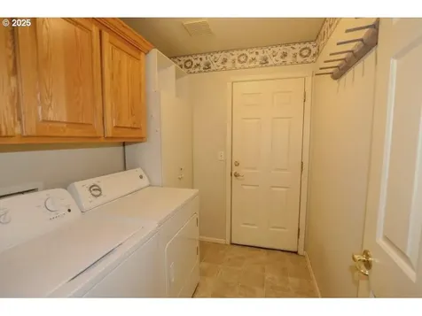 1147 SE Kane Street Roseburg OR 97470