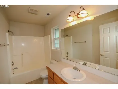 1147 SE Kane Street Roseburg OR 97470