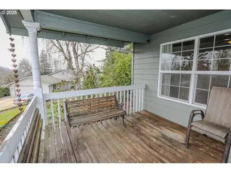 1147 SE Kane Street Roseburg OR 97470