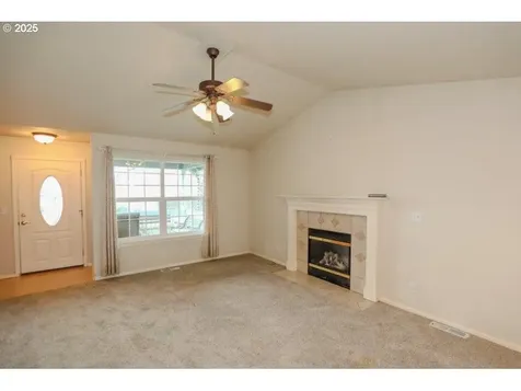 1147 SE Kane Street Roseburg OR 97470